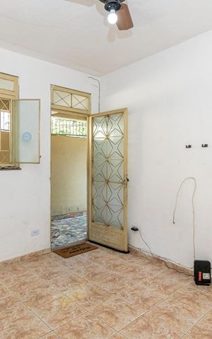 Casa à venda com 60m², 2 quartos e sem vaga Casa à venda com 60m², 2 quartos e sem vagaSala