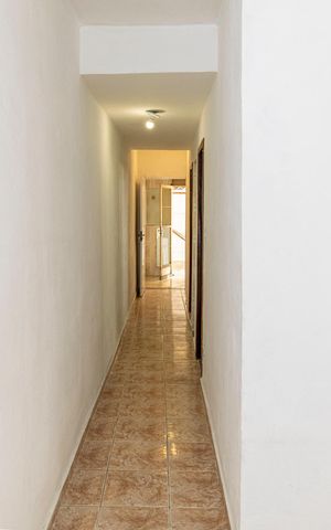 Casa à venda com 60m², 2 quartos e sem vaga Casa à venda com 60m², 2 quartos e sem vagaSala