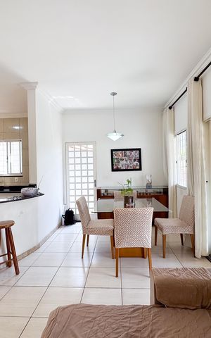 Casa à venda com 134m², 3 quartos e 4 vagas