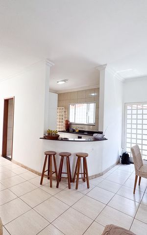 Casa à venda com 134m², 3 quartos e 4 vagas