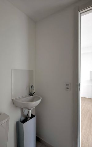 Apartamento à venda com 29m², 2 quartos e sem vaga Apartamento à venda com 29m², 2 quartos e sem vagaBanheiro