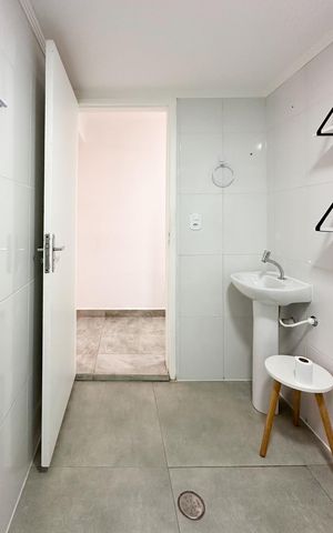 Casa para alugar com 163m², 2 quartos e 1 vaga Casa para alugar com 163m², 2 quartos e 1 vagaBanheiro Social