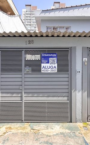 Casa para alugar com 163m², 2 quartos e 1 vaga Casa para alugar com 163m², 2 quartos e 1 vagaFachada