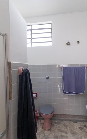 Casa à venda com 269m², 4 quartos e 4 vagas Casa à venda com 269m², 4 quartos e 4 vagasBanheiro