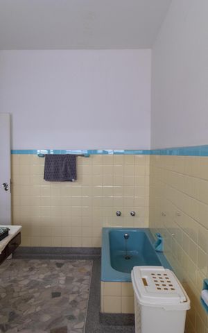 Casa à venda com 269m², 4 quartos e 4 vagas Casa à venda com 269m², 4 quartos e 4 vagasBanheiro da Suíte