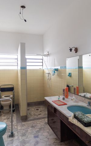 Casa à venda com 269m², 4 quartos e 4 vagas Casa à venda com 269m², 4 quartos e 4 vagasBanheiro da Suíte