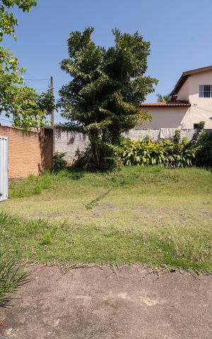 Casa de condomínio à venda com 250m², 3 quartos e 6 vagas Casa de condomínio à venda com 250m², 3 quartos e 6 vagasÁrea Externa