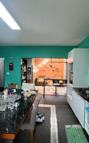Casa à venda com 340m², 4 quartos e 2 vagas