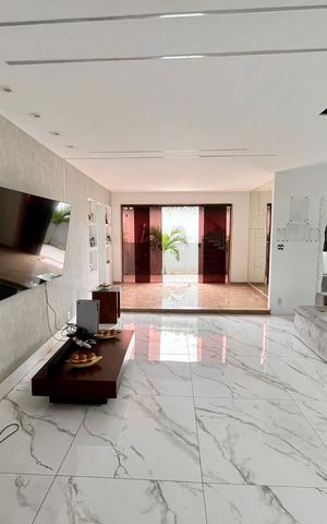 Casa à venda com 340m², 4 quartos e 2 vagas