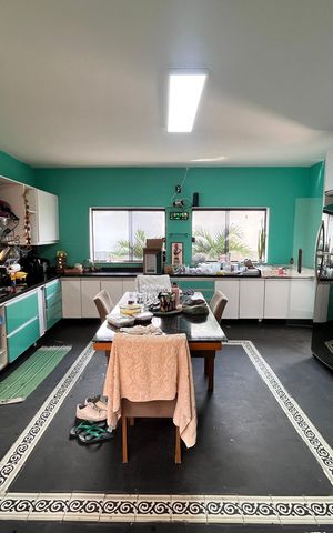 Casa à venda com 340m², 4 quartos e 2 vagas