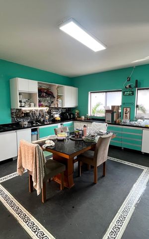 Casa à venda com 340m², 4 quartos e 2 vagas