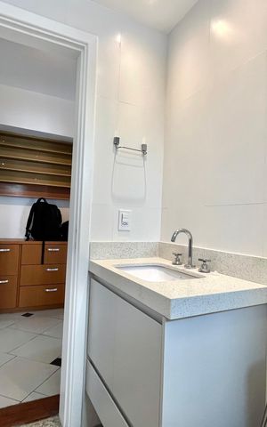 Apartamento à venda com 120m², 3 quartos e 3 vagas Apartamento à venda com 120m², 3 quartos e 3 vagasBanheiro Corredor