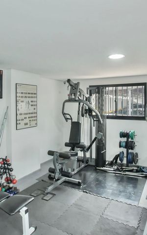 Apartamento à venda com 120m², 3 quartos e 3 vagas Apartamento à venda com 120m², 3 quartos e 3 vagasÁrea comum - Academia