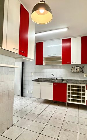 Apartamento à venda com 120m², 3 quartos e 3 vagas Apartamento à venda com 120m², 3 quartos e 3 vagasCozinha