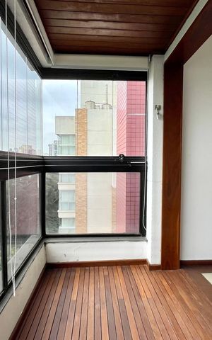 Apartamento à venda com 120m², 3 quartos e 3 vagas Apartamento à venda com 120m², 3 quartos e 3 vagasVaranda