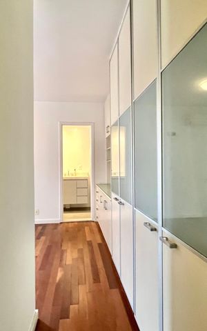 Apartamento à venda com 120m², 3 quartos e 3 vagas Apartamento à venda com 120m², 3 quartos e 3 vagasCloset da suíte 1