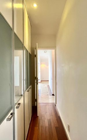 Apartamento à venda com 120m², 3 quartos e 3 vagas Apartamento à venda com 120m², 3 quartos e 3 vagasCloset da suíte 2