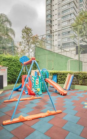 Apartamento à venda com 120m², 3 quartos e 3 vagas Apartamento à venda com 120m², 3 quartos e 3 vagasÁrea comum - Playground