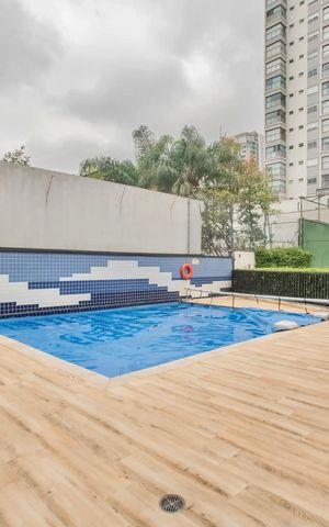 Apartamento à venda com 120m², 3 quartos e 3 vagas Apartamento à venda com 120m², 3 quartos e 3 vagasÁrea comum - Piscina
