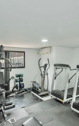 Apartamento à venda com 120m², 3 quartos e 3 vagas Apartamento à venda com 120m², 3 quartos e 3 vagasÁrea comum - Academia