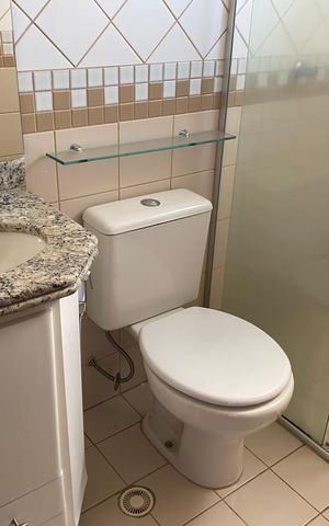 Apartamento à venda com 83m², 3 quartos e 2 vagas Apartamento à venda com 83m², 3 quartos e 2 vagasBanheiro Suíte