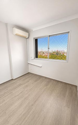 Apartamento à venda com 83m², 3 quartos e 2 vagas Apartamento à venda com 83m², 3 quartos e 2 vagasSuíte