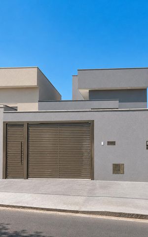 Casa à venda com 185m², 3 quartos e 2 vagas Casa à venda com 185m², 3 quartos e 2 vagasFachada