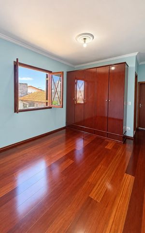 Casa para alugar com 242m², 4 quartos e 4 vagas Casa para alugar com 242m², 4 quartos e 4 vagasQuarto