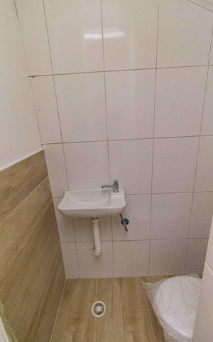 Casa para alugar com 300m², 4 quartos e sem vagaLavabo