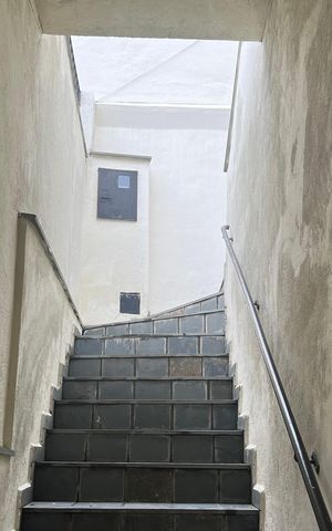 Casa para alugar com 200m², 5 quartos e 2 vagas Casa para alugar com 200m², 5 quartos e 2 vagasEscada de Acesso