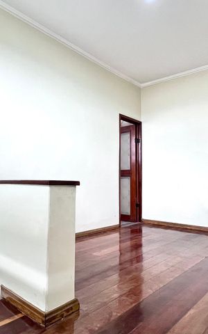 Casa para alugar com 200m², 5 quartos e 2 vagas Casa para alugar com 200m², 5 quartos e 2 vagasSala de Jantar