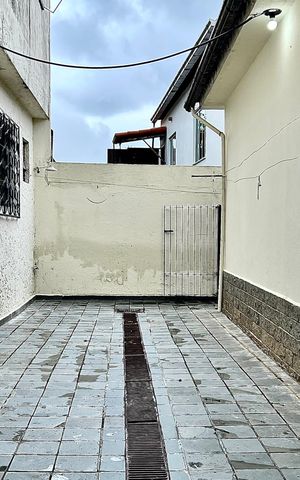 Casa para alugar com 200m², 5 quartos e 2 vagas Casa para alugar com 200m², 5 quartos e 2 vagasQuintal acesso a suíte 2