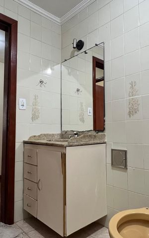 Casa para alugar com 200m², 5 quartos e 2 vagas Casa para alugar com 200m², 5 quartos e 2 vagasBanheiro Corredor
