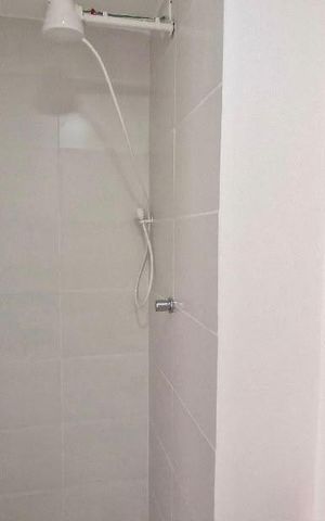 Apartamento à venda com 33m², 2 quartos e sem vaga Apartamento à venda com 33m², 2 quartos e sem vagaBanheiro