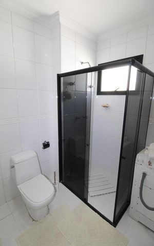 Apartamento para alugar com 275m², 4 quartos e 4 vagasBanheiro da Suíte 2