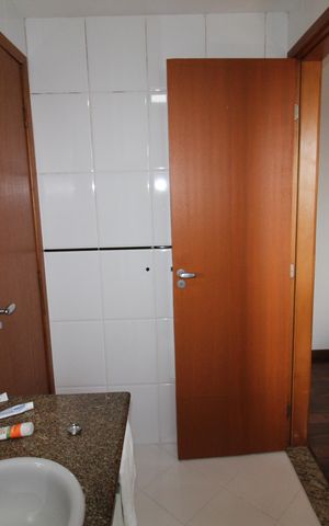 Apartamento para alugar com 275m², 4 quartos e 4 vagasBanheiro da Suíte 1