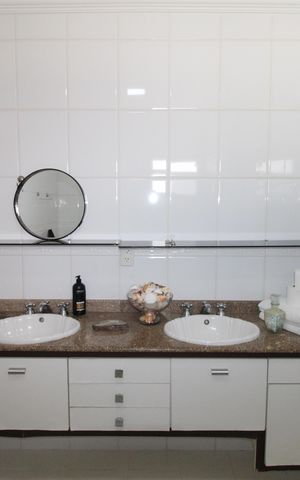 Apartamento para alugar com 275m², 4 quartos e 4 vagasBanheiro da Suíte 2