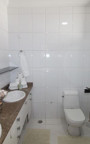 Apartamento para alugar com 275m², 4 quartos e 4 vagasBanheiro da Suíte 2