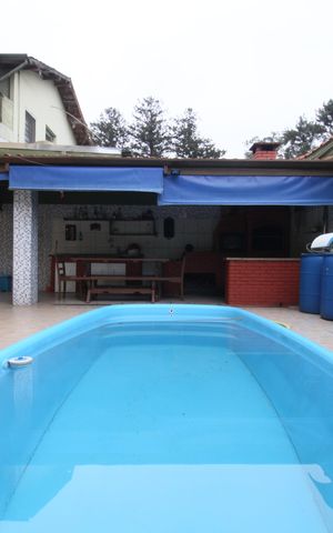 Casa à venda com 250m², 5 quartos e 4 vagasPiscina