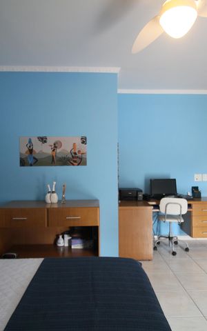 Casa à venda com 250m², 5 quartos e 4 vagasSuíte 1