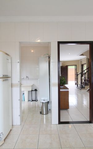Casa à venda com 250m², 5 quartos e 4 vagasCozinha