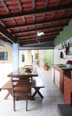 Casa à venda com 250m², 5 quartos e 4 vagasÁrea Gourmet - Churrasqueira
