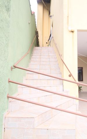 Casa à venda com 250m², 5 quartos e 4 vagasEscada Para Cozinha