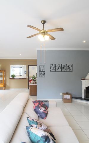 Casa à venda com 250m², 5 quartos e 4 vagasSala
