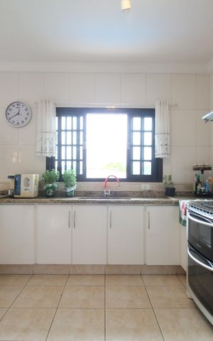 Casa à venda com 250m², 5 quartos e 4 vagasCozinha