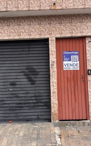Casa à venda com 280m², 4 quartos e 4 vagas Casa à venda com 280m², 4 quartos e 4 vagasFachada