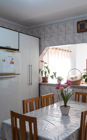 Casa à venda com 280m², 4 quartos e 4 vagasCozinha