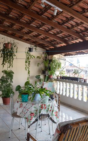 Casa à venda com 280m², 4 quartos e 4 vagasVaranda