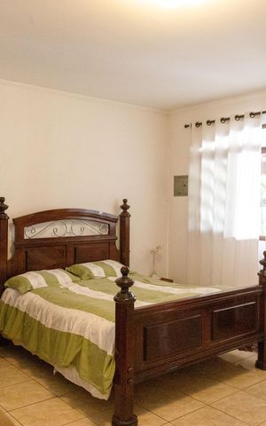 Casa à venda com 280m², 4 quartos e 4 vagasSala