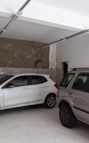 Casa à venda com 280m², 4 quartos e 4 vagasGaragem